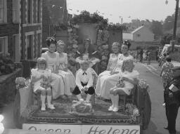 Manod Field Gala Groups Mr. and Mrs. John Roberts (Butcher) Llan Carnival Ted Humphreys, Ffestiniog - Aug-70 thumbnail