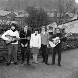 Lorely Gethsemane - Ann Roberts Ysgol Bobby Thomas Wife - John Rees - Maentwrog Wedding - 50th Anniversary Mr Daniel Jones thumbnail