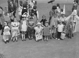 Penmachno Carnival. Susan Bristow (Commercial), Caren Jones, Llan - Aug-72 thumbnail