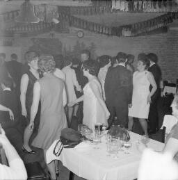 Young wives dinner at Pentrefelin - Mrs Chamberlain, Ffestiniog thumbnail