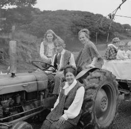 Mrs Eliz, Parry's Terrace-June Wright - Rev Glynne Evans, wife and son-Mr and Mrs R G Griffiths, Tanygrisiau - Penrhyn Carnival - Jul-69 thumbnail
