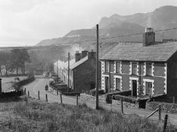 Talweunydd scenes Mrs. Davies - Mrs. Roberts Plas Bwlch Gwynt.Sensitive content thumbnail