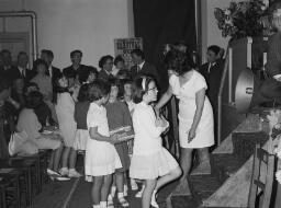 Traws. Queen - Blaenau Carnival no.1 Diamond - Evans passport - Evans Glanpwll July 1966 - Jul-66 thumbnail