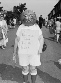 Manod Field Gala Groups Mr. and Mrs. John Roberts (Butcher) Llan Carnival Ted Humphreys, Ffestiniog - Aug-70 thumbnail