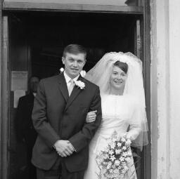 Llan wedding - Glyn Dairy - Tal - Roberts - Rowlands - Traws. 88 - Jul-66 thumbnail