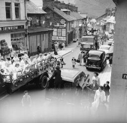 Music Society on Ffestiniog Railway, Carnival Queen. thumbnail