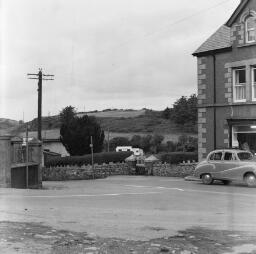 Abersoch scenes awaiting wedding party - Cor Y Brythoniaid. thumbnail