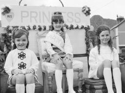 Blaenau Carnival. Mrs Hannah Tucker. Mr & Mrs John Morgan. Miss Pam Slight. Dolmoch - Jul-72 thumbnail