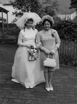 "Wedding" Valerie and Ellis Edwards . . . . No2 Mrs Robins - Aug-72 thumbnail