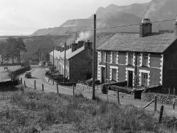 Talweunydd scenes Mrs. Davies - Mrs. Roberts Plas Bwlch Gwynt.Sensitive content thumbnail