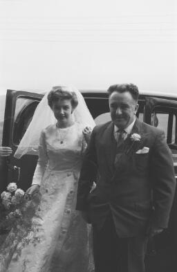 Wedding Gaynor Lloyd; various children at wedding thumbnail