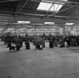 First female Etchel inside factory. Lavinia Ledward, Haelfryn - Jan-68 thumbnail
