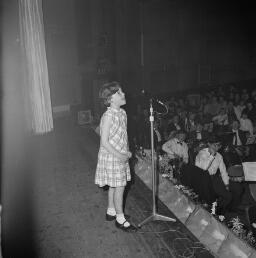 Richards, Brynofferen - Mrs Genner, Dolwyddelan - carnival Forum - Tom Don - Cor Tanygrisiau - Jul-67 thumbnail