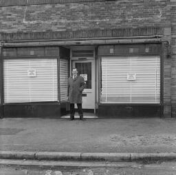 Eryl Jones, Drws y coed. - Mr. and Mrs. J. Williams Granville. Herbert's baby Williams, Welsh money man - Mar-69 thumbnail